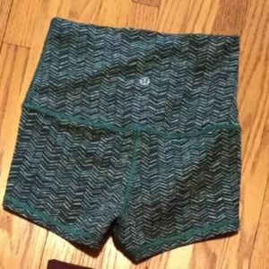 Lululemon sz2 shorts